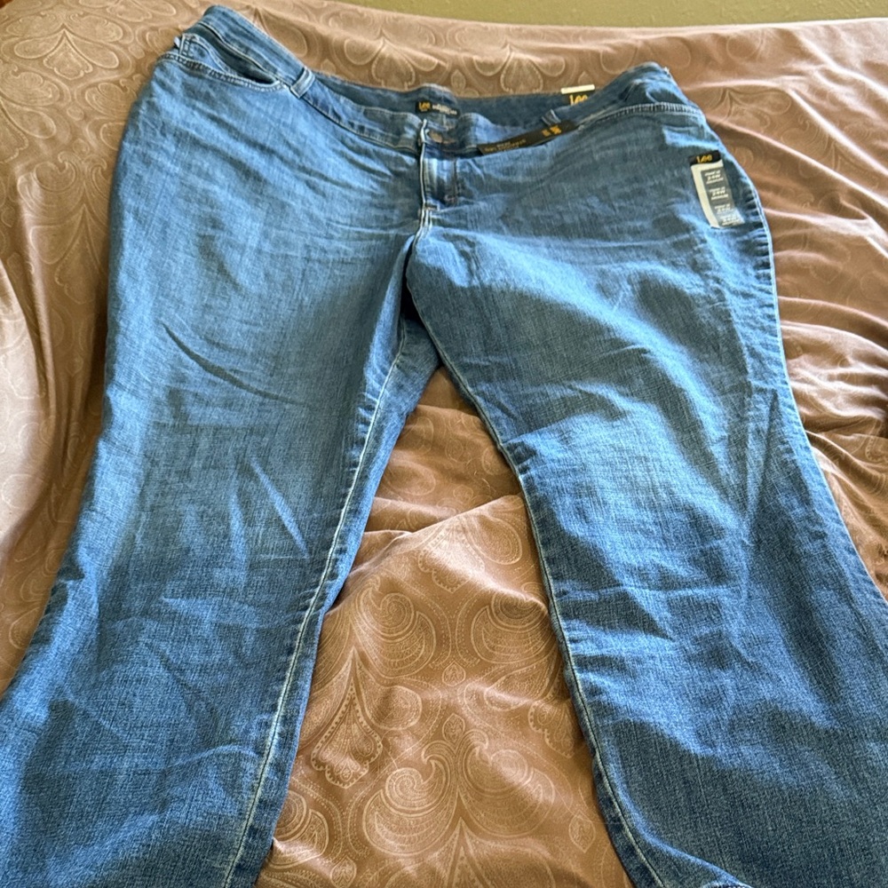 Lee Women's Relaxed Straight Leg Jeans size 24W